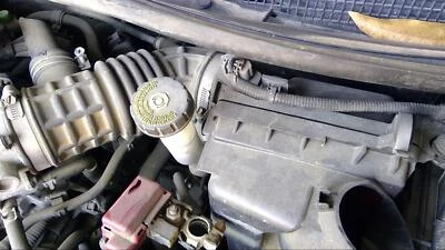 Б/у воздухоочиститель в сборе подходит: 2014 Nissan Sentra 1.8 класса A - Изображение 1 из 4