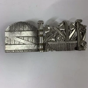 Pin de solapa Longaberger Cottage Gate 2000 Collectors Club nuevo - Imagen 1 de 6