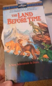 The Land before Time VHS Universal Family Feature versiegelt - Bild 1 von 8