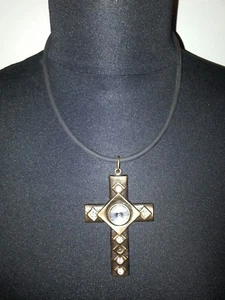 Collana bigiotteria caucciù metallo e vetro cristalli strass pendente  - Foto 1 di 2