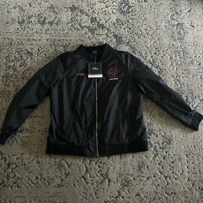 T Mobile HR 员工包-n-go 套衫。 Charles River. 防风防水。 — 第 1/4 张图片