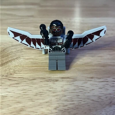 LEGO Falcon Minifigure - 76050 Marvel Superheroes - Hazard Heist  - Image 1 of 4