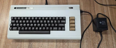 PAL Commodore VIC 20 Золотая Этикетка (Vic-20) протестирована с Источником питания - Изображение 1 из 4