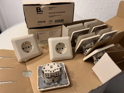Berker Modul 2 Steckdose Schuko + Abdeckplatte Weiss glänzend Neu 4742 21770 - Bild 1 von 2