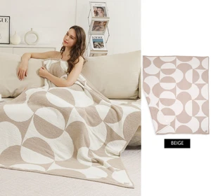 ComfyLuxe Overlapping Circle Pattern Throw Blanket - Picture 1 of 7