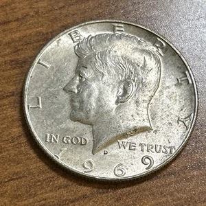 1969-D Kennedy Half Dollar ERROR light Weight Planchet Wrong Stock 9.5 Grams - Picture 1 of 3