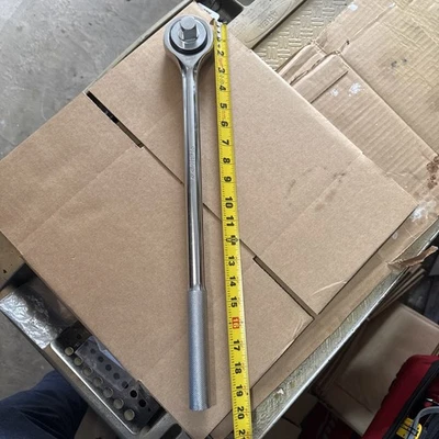 Stanley 3/4" Drive Round Head Quick -Release 20" Long Ratchet- 91-316 - Image 1 of 4