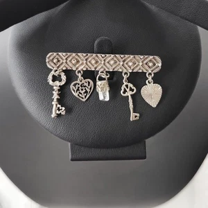 Vintage Sterling Charm Pin Skeleton Keys Clear Crystal Hearts Ornate Brooch - Picture 1 of 12
