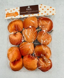 12 Stck. Orange Samt Stoff Plüsch Kürbisse Herbst Erntedank abgestuftes Tablett Dekor - Bild 1 von 1