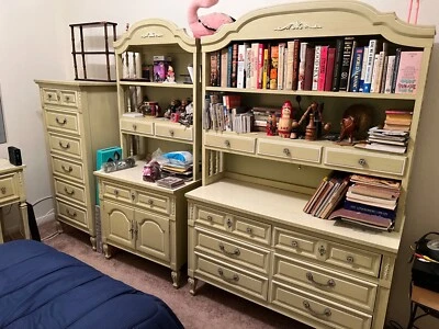 Dixie Furniture French Provincial Revival Style Conjunto de Quarto - Enorme Lote de 8 Peças! - Imagem 1 de 4