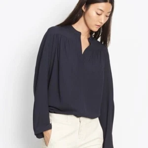 E208 NUEVO CON ETIQUETAS VINCE SHIRRED MANGA COMPLETA MUJER BLUSA DE SEDA TALLA XS, M en AZUL MARINO $345 - Imagen 1 de 3