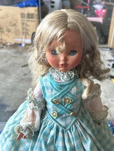 Muñeca vintage Furga rubia azul ojos dormidos moda italiana 14 pulgadas - Imagen 1 de 7
