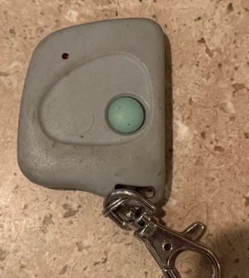 Alarma de seguridad lineal llavero transmisor 1B SU7CCF3001B PROBADO Foto 1 de 2