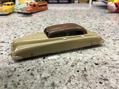 Vintage Tootsietoy KAISER 4 Door Sedan Diecast 6" USA repainted. Nice.. - Image 1 of 4