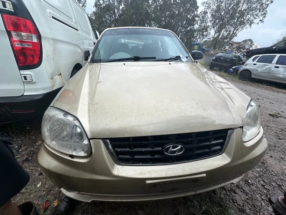 2004 Hyundai Accent LC Sedan Hatch Steering Column Auto Petrol 00-05 #B639 - image 1 of 4