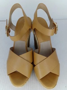 Michael Kors Aimee 46S5AIHA1L Sandali con plateau in pelle, beige, 39 EU/7,5 M US - Foto 1 di 4