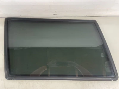 Jeep Cherokee 1997 cuarto de vidrio lateral izquierdo (conductor)  Foto 1 de 2