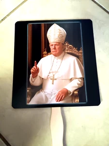 PRESIDENT DONALD J TRUMP POPE HAND FAN - Picture 1 of 3