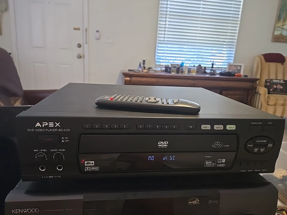 Reproductor de DVD/karaoke de video digital de 3 discos APEX AD-5131  Foto 1 de 4