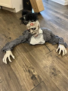 Zombie Halloween Deko groß Maße siehe Fotos animiert - Bild 1 von 8
