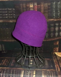 Lands’ End Women’s Fleece Cloche Hat Size M – Chic Purple Beanie Style Cap - Picture 1 of 4