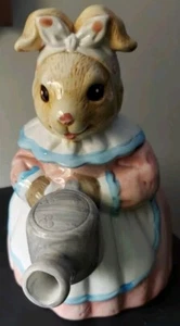Vintage Heritage Mint Easter Bunny Rabbit Decorative Porcelain Teapot Kitschy - Picture 1 of 4