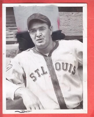 1939   ST LOUIS  BROWNS  GLOSSY    6.7 x 8.5    TYPE 1     BOBO NEWSOM - Image 1 of 2