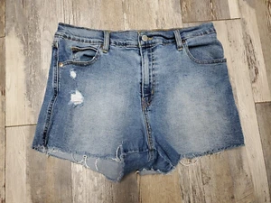 Levi's Signature Woman's Cut Off Size 8 Denim Shorts 32x2.5 - Picture 1 of 6