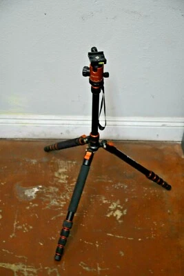 VICTIV  AT 40 Aluminum Travel Tripod & Compact Monopod for DSLR - Image 1 of 4