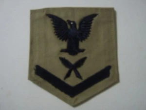 WW2 NAVY RATING BADGE YN3 YEOMAN THIRD CLASS TAN TWILL NOS:KY23-1 - Picture 1 of 2