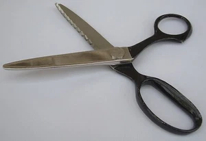 Wiss Pinking Shears 7" CB7 Black Handle Sewing Craft Scissors USA Made Vintage - Picture 1 of 5