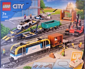 LEGO® 60336 Güterzug Freight Train Lok Wagen Gleise Greifstapler Bahnsteig NEU - Bild 1 von 2