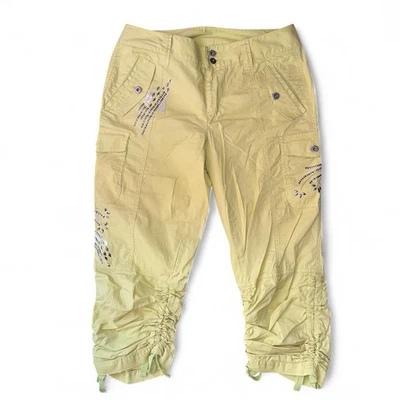 Capris cargo punk y2k International Concepts adornado amarillo talla 6 Foto 1 de 4