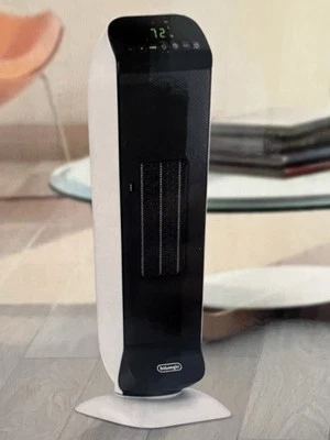 Calentador de torre digital de cerámica DeLonghi: ventilador oscilante 1500 W, control remoto Foto 1 de 4