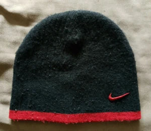 Youth Black & Red NIke Knit Hat Cap Beanie Size 8-20 - Picture 1 of 2