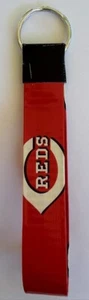 Cincinnati Reds MLB Baseball Key Chain Ring Lanyard Loop Duct Tape Handmade - Picture 1 of 3