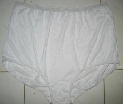 SEARS - 全新 - 尺寸 7 - 白色 - 100% 棉平底鞋 - 9 英寸 — 第 1/2 张图片