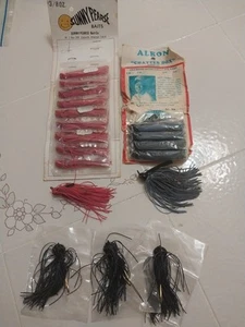 Vintage Bass Jigs 18 Total 3 Sizes All New Ready For Fishing - Picture 1 of 24