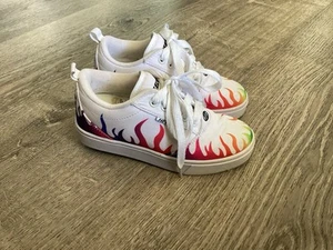 Heelys Kids Pro 20 Prints Youth Sneaker White Boy Size 2 M Flames Wheels Rollers - Picture 1 of 12