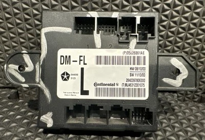 Módulo de control de puerta delantera del lado del conductor Dodge Grand Caravan 2007-2014 05026861AE - Foto 1 de 4