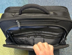 Hochwertige Tragetasche Messenger Bag Laptop MacBook Pro Air Schwarz Deluxe 45x33x13cm - Bild 1 von 16