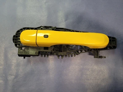 Jeep Renegade 2015-2022 manija de puerta exterior delantera derecha - pintura amarilla código 178 Foto 1 de 4