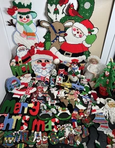 Lote de 70+ adornos navideños vintage de plástico de lona madera hechos a mano - Imagen 1 de 21