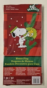 Peanuts Snoopy y Woodstock Casa Bandera Navidad 28"X40" - Imagen 1 de 3