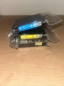 3 Pack Epson Genuine 702XL Black 702 Color Ink WF-3720 Missing Magenta Exp 7/25 - Picture 1 of 2