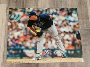 Foto firmada de Jake McGee 8x10 Certificado de Autenticidad Tampa Bay Rays Rockies Dodgers Giants - Imagen 1 de 1