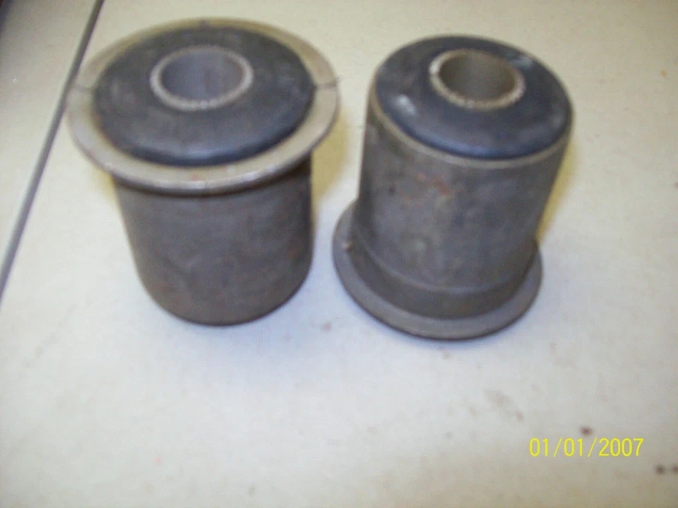 Bujes de brazo de control inferior Buick/Chevy/Olds/Pontiac Skyhawk/Vega 1971-1980  Foto 1 de 1