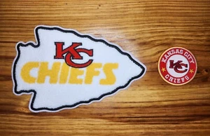 10" and 3" Chiefs chenille and embroidered iron on patches. No sewing needed - Bild 1 von 1