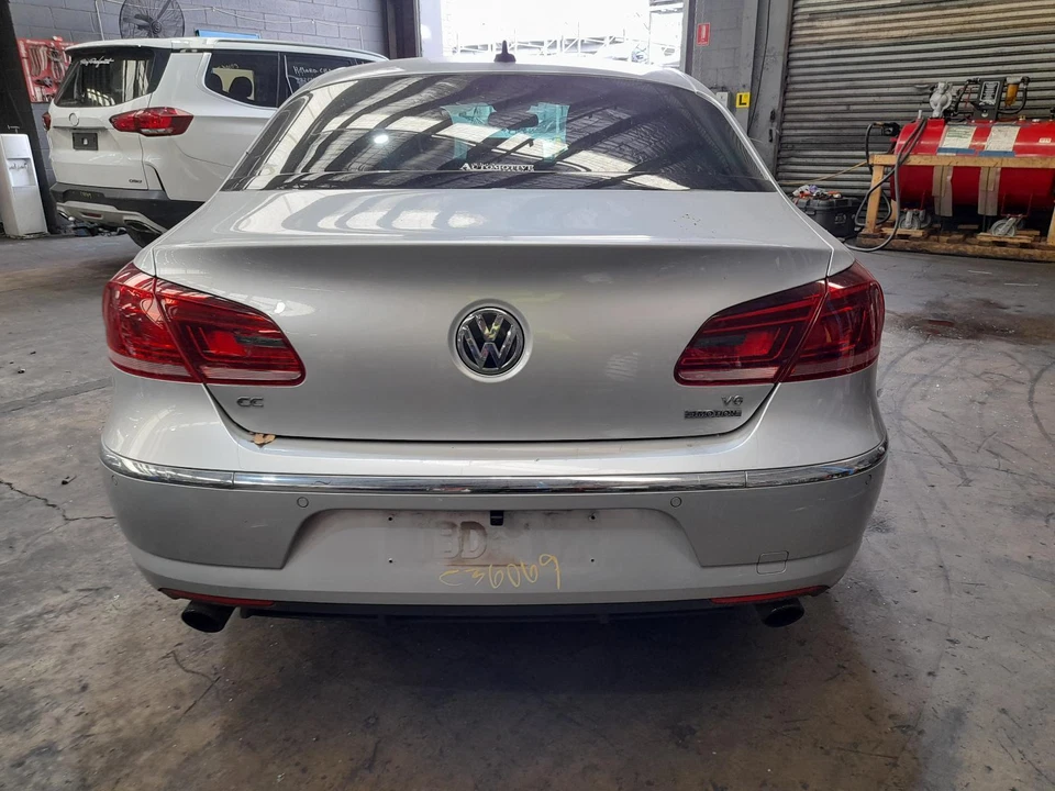 VOLKSWAGEN PASSAT BOOTLID, 3CC, SEDAN, 03/12-12/16 - image 1 of 4