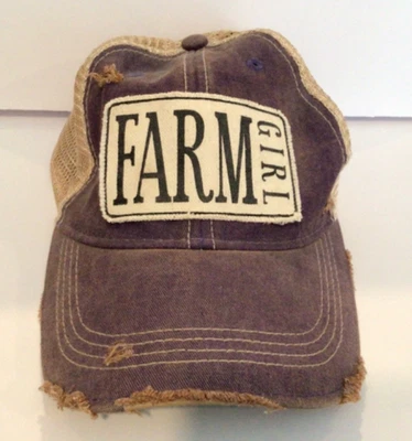 Gorra para mujer Farm Girl calidad premium envejecida Live Happy Co. Foto 1 de 4